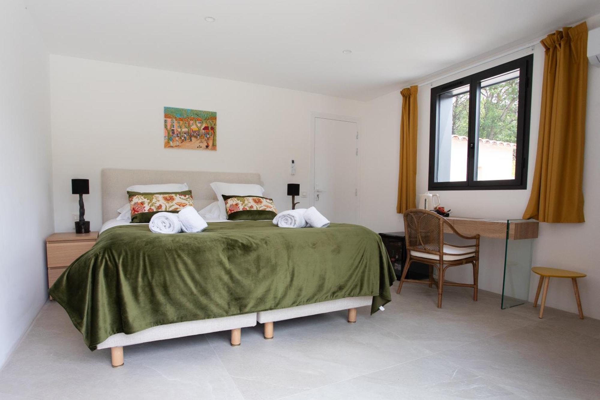 Hotel Le Verger Maelvi Grimaud Ruang foto