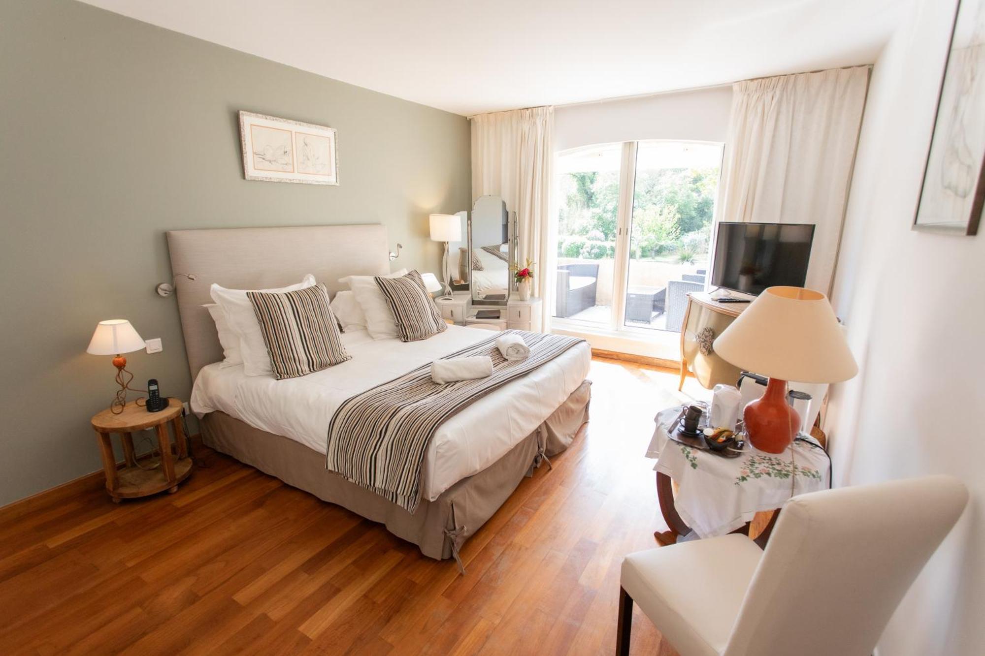 Hotel Le Verger Maelvi Grimaud Ruang foto