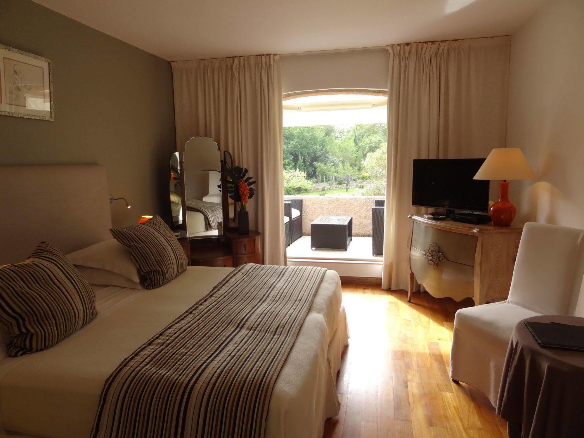 Hotel Le Verger Maelvi Grimaud Bagian luar foto